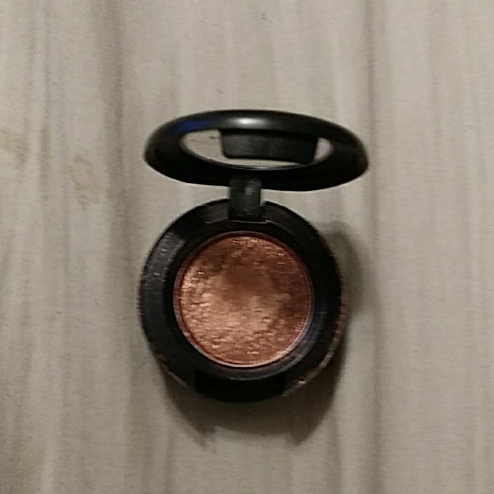 Mac eyeshadow